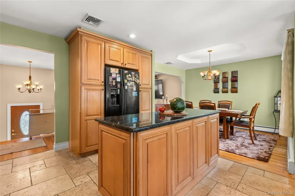 43 Tracy Lane East Islip NY 11730