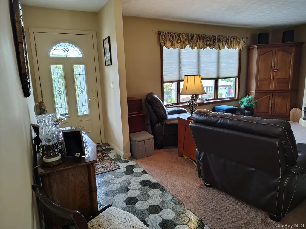 5 Hirsch Drive Garnerville NY 10923