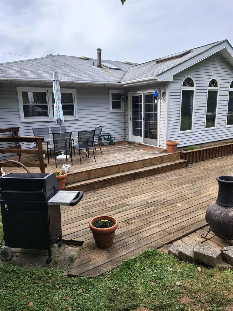 5 Hirsch Drive Garnerville NY 10923