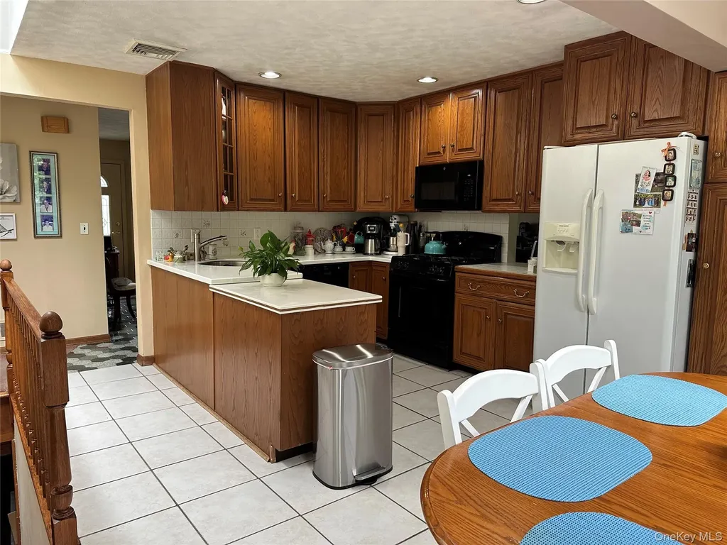 5 Hirsch Drive Garnerville NY 10923