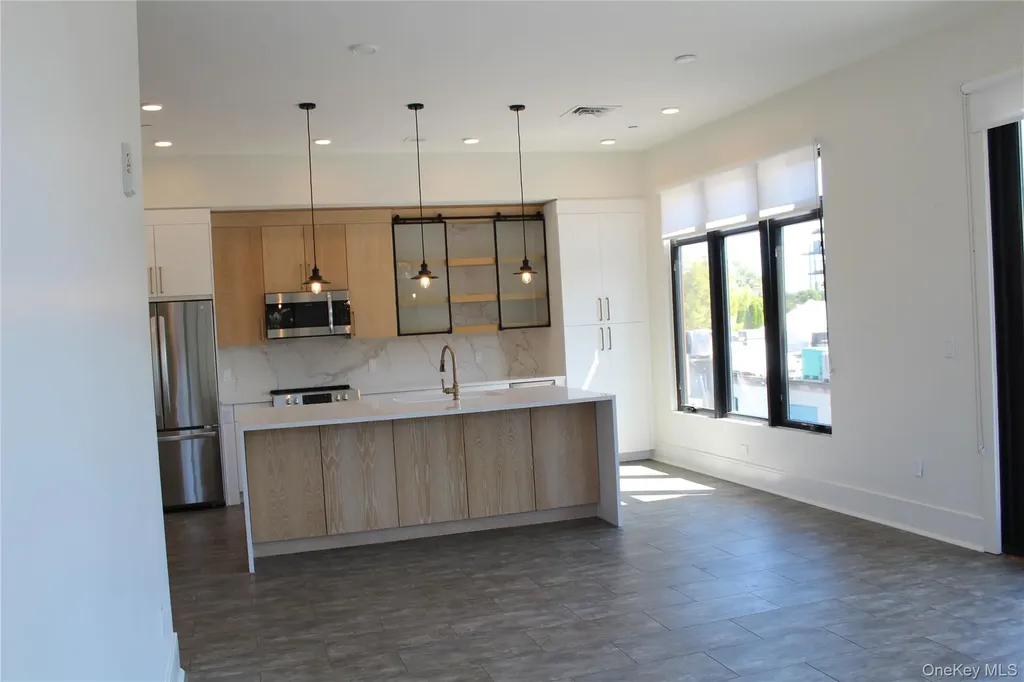 331 E Main Street Riverhead NY 11901