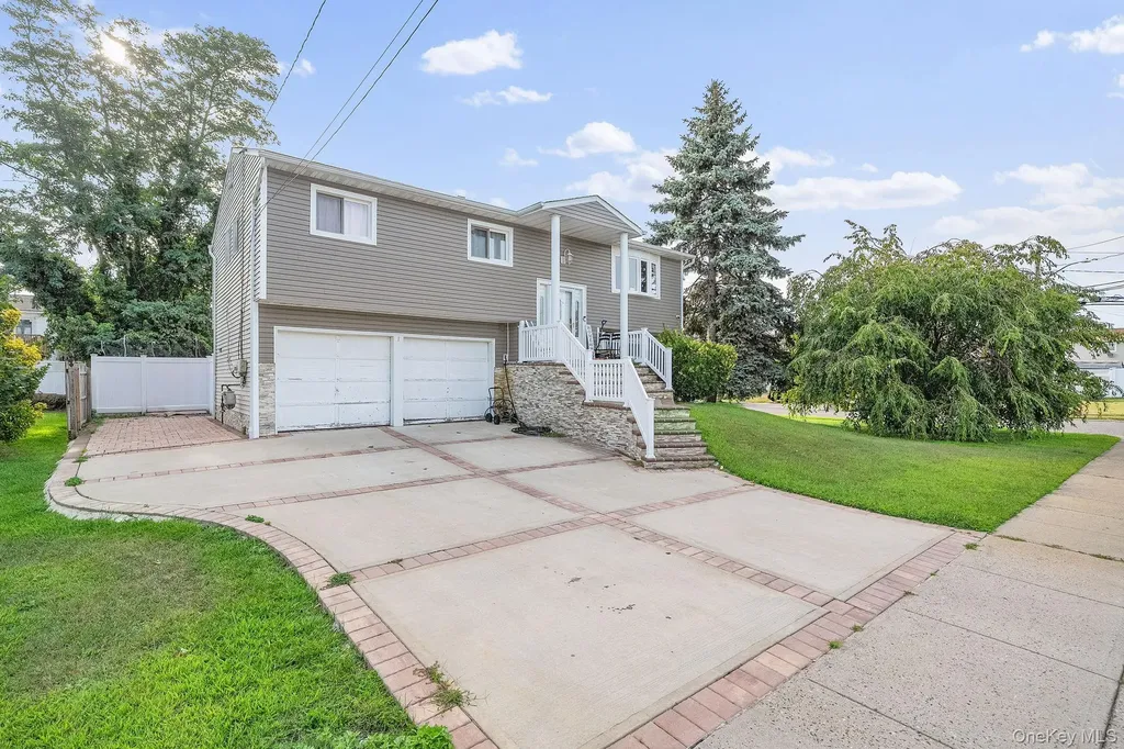 1 Ozone Place Massapequa NY 11758