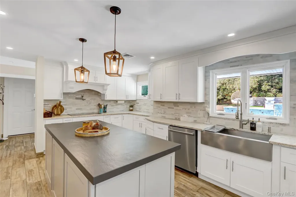 339 Meadow Lane Mill Neck NY 11765