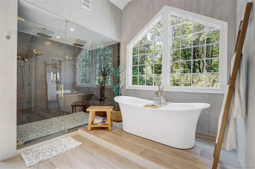 339 Meadow Lane Mill Neck NY 11765