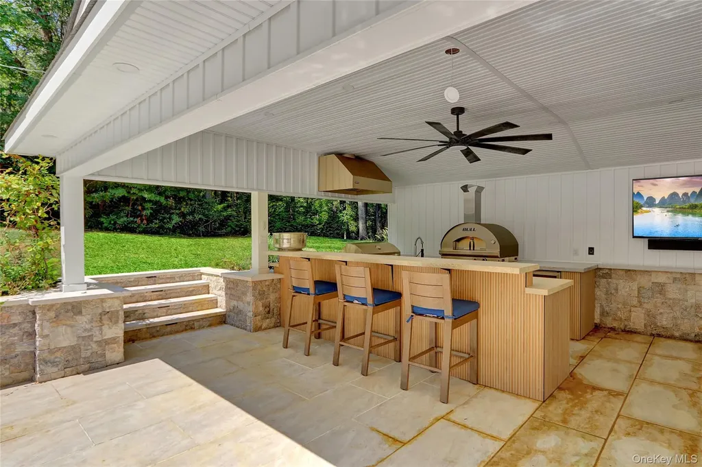339 Meadow Lane Mill Neck NY 11765