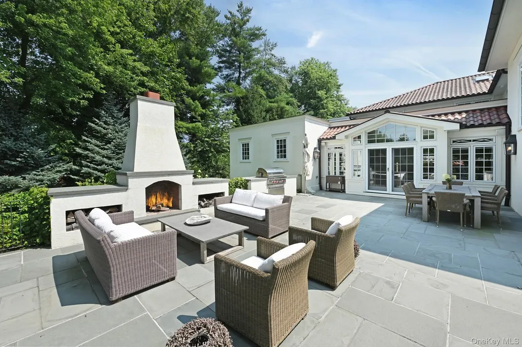 73 Park Drive S Rye NY 10580