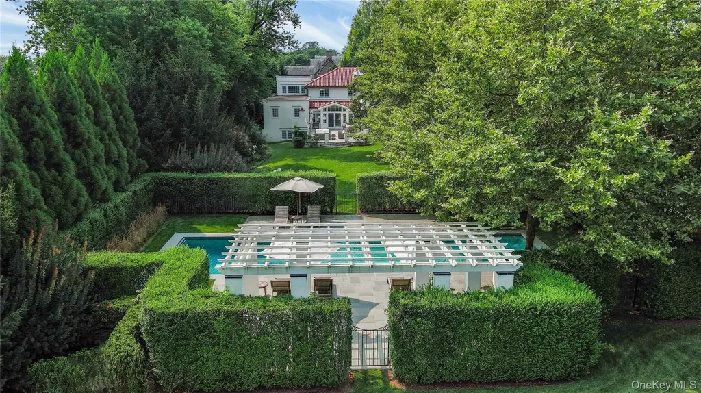 73 Park Drive S Rye NY 10580