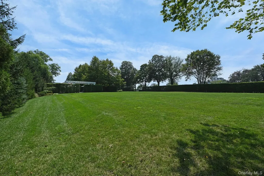 73 Park Drive S Rye NY 10580