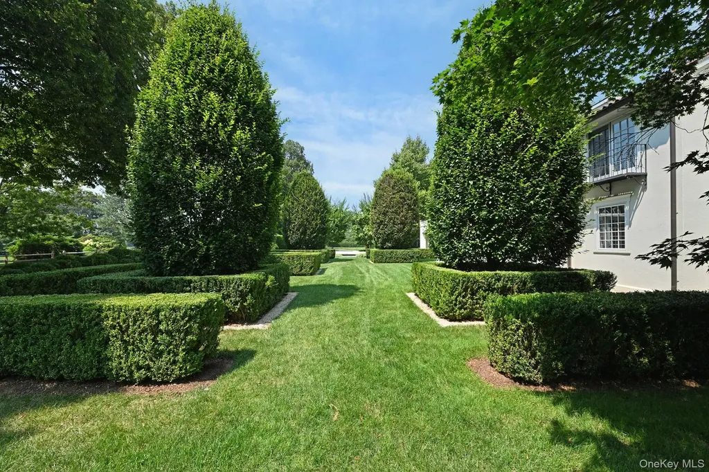 73 Park Drive S Rye NY 10580