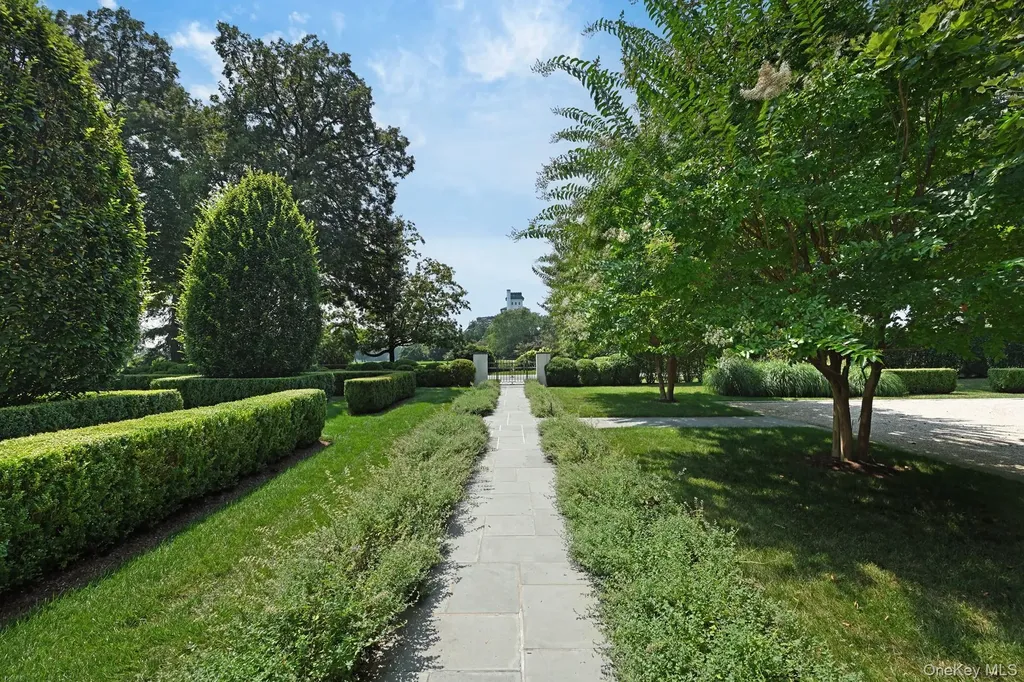 73 Park Drive S Rye NY 10580