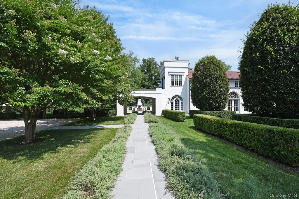 73 Park Drive S Rye NY 10580