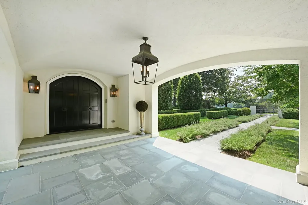 73 Park Drive S Rye NY 10580