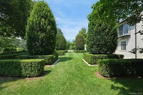 73 Park Drive S Rye NY 10580