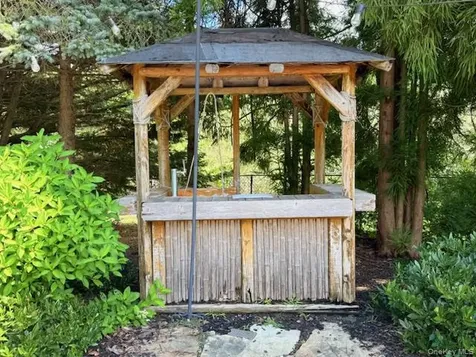 36 Ashley Circle Manorville NY 11949