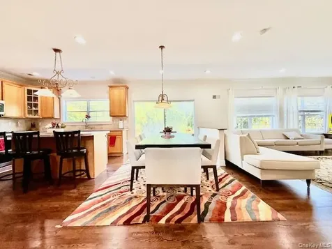 36 Ashley Circle Manorville NY 11949