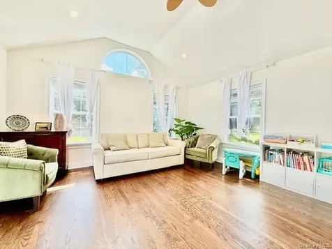 36 Ashley Circle Manorville NY 11949