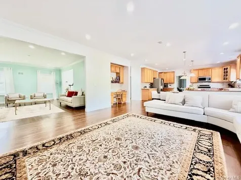 36 Ashley Circle Manorville NY 11949