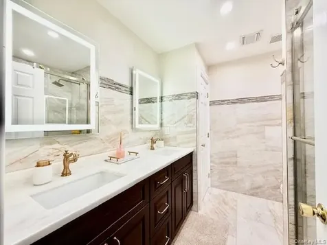 36 Ashley Circle Manorville NY 11949