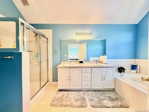 36 Ashley Circle Manorville NY 11949