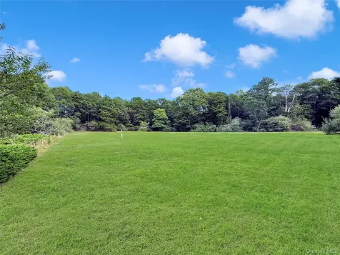 36 Ashley Circle Manorville NY 11949