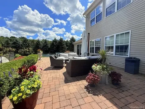 36 Ashley Circle Manorville NY 11949