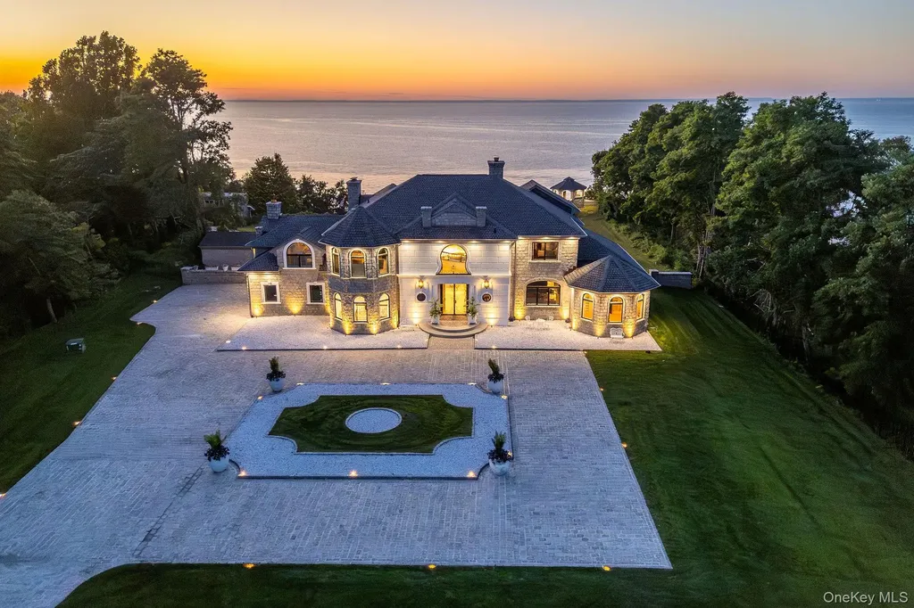 3875 Hallock Lane Mattituck NY 11952
