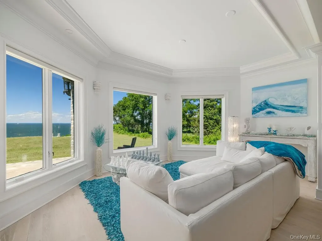 3875 Hallock Lane Mattituck NY 11952