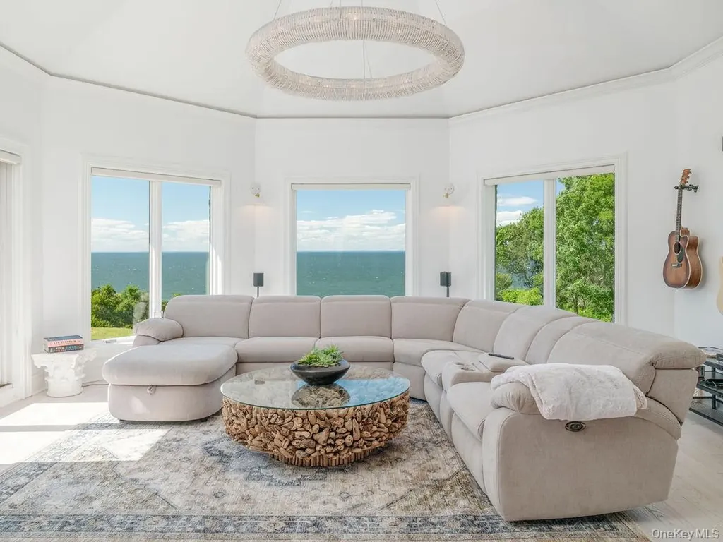 3875 Hallock Lane Mattituck NY 11952