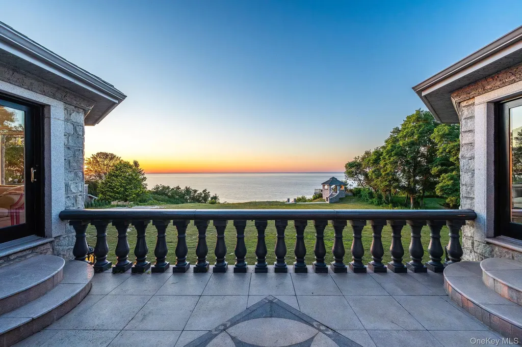 3875 Hallock Lane Mattituck NY 11952