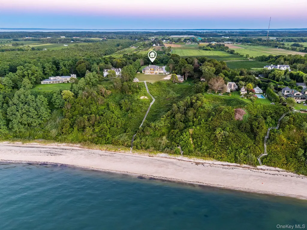 3875 Hallock Lane Mattituck NY 11952