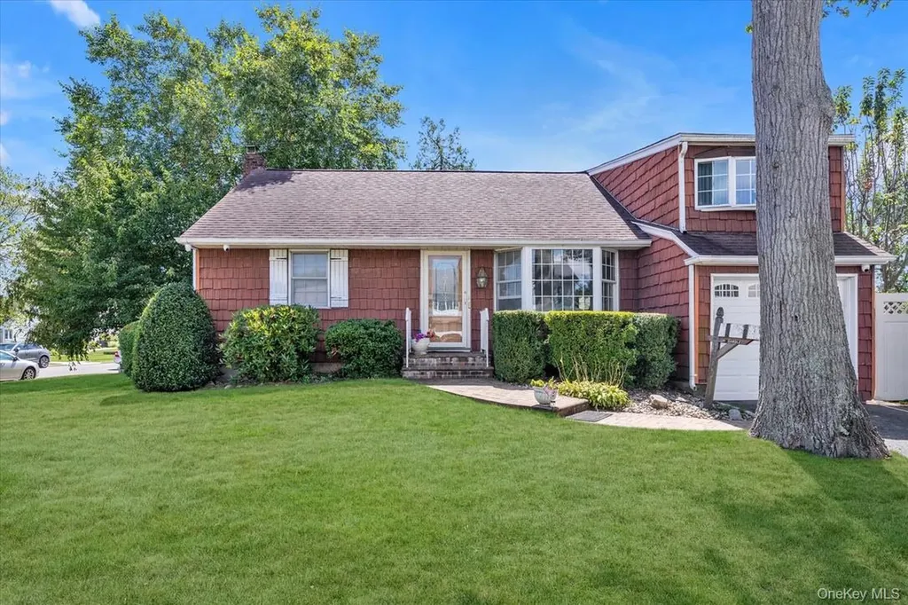 3902 Beechwood Place Seaford NY 11783