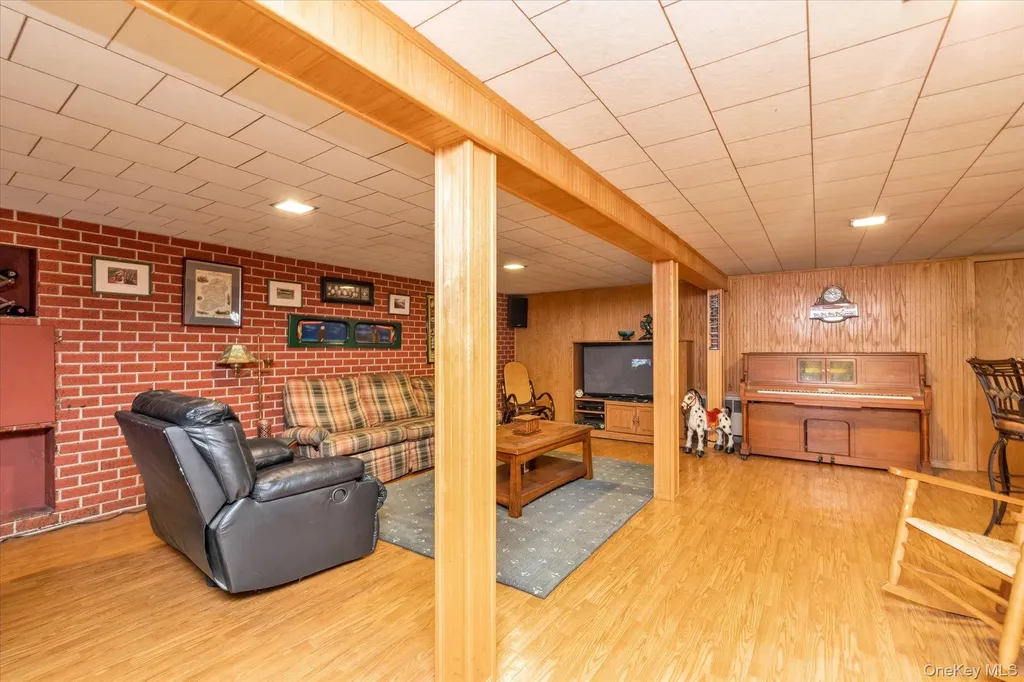 3902 Beechwood Place Seaford NY 11783