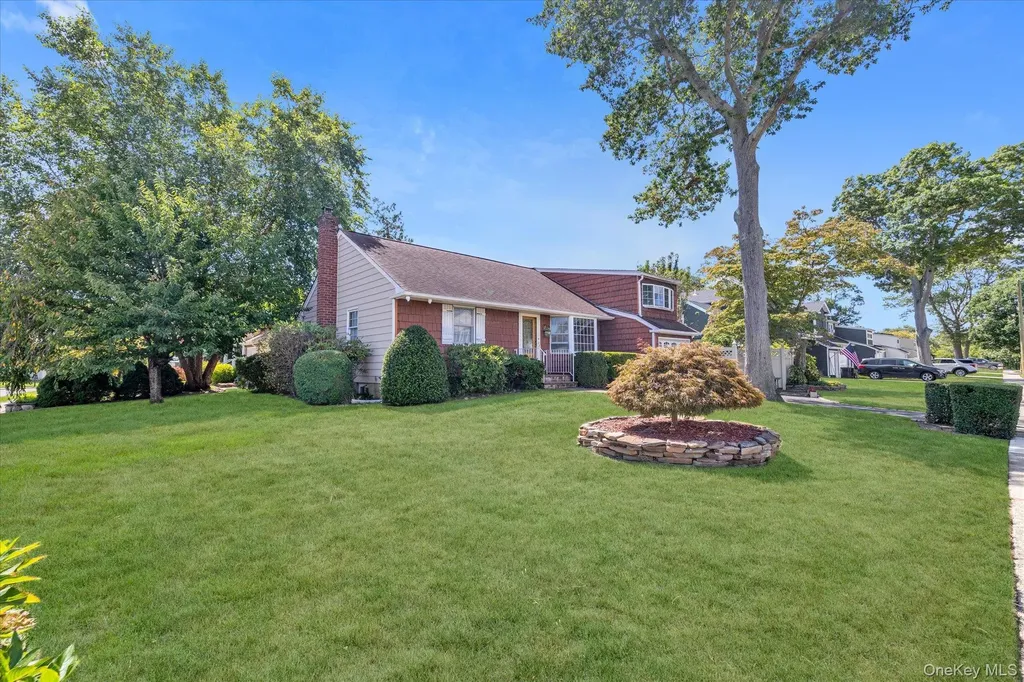 3902 Beechwood Place Seaford NY 11783