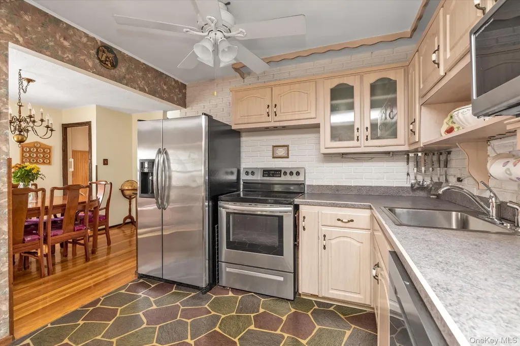 3902 Beechwood Place Seaford NY 11783