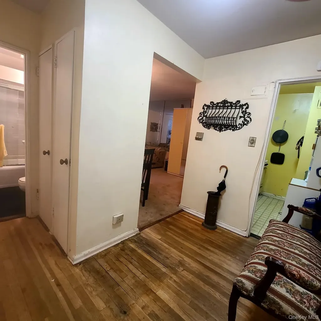 83-25 98th Woodhaven NY 11421