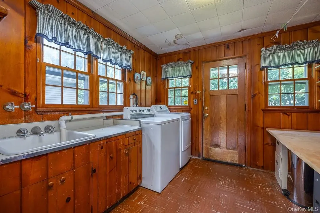 165 Forest Avenue Pearl River NY 10965