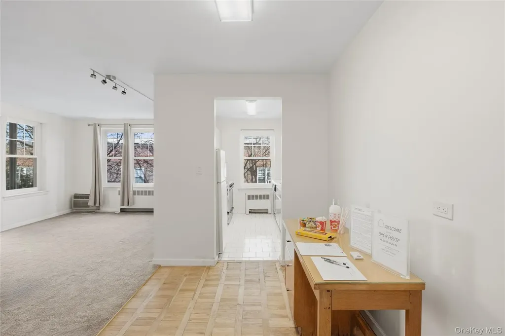 240 Central Avenue Lawrence NY 11559