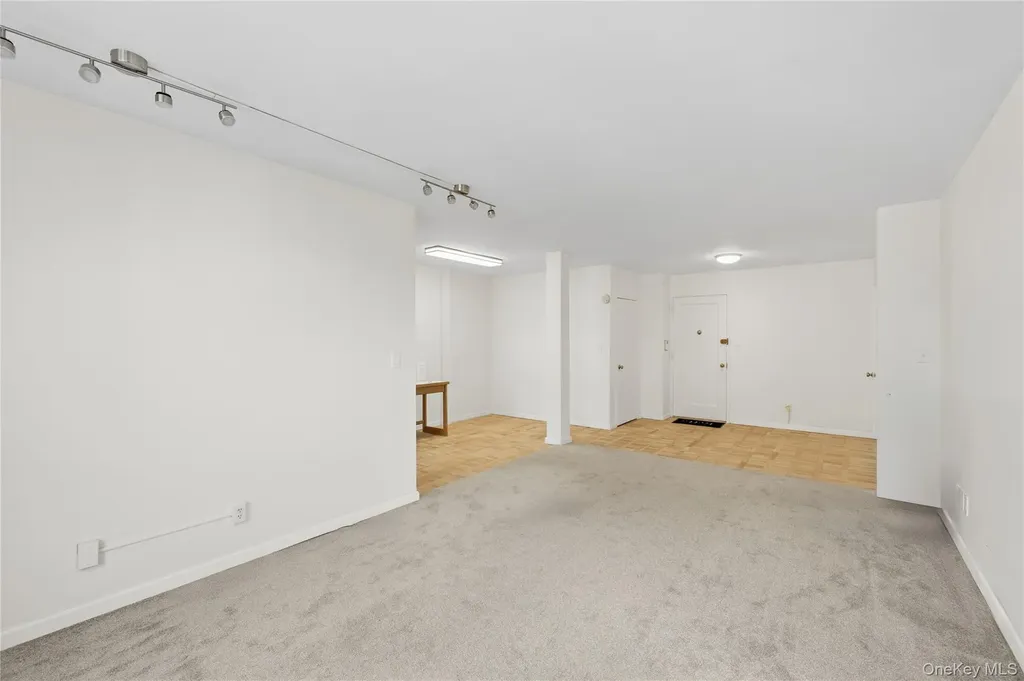 240 Central Avenue Lawrence NY 11559