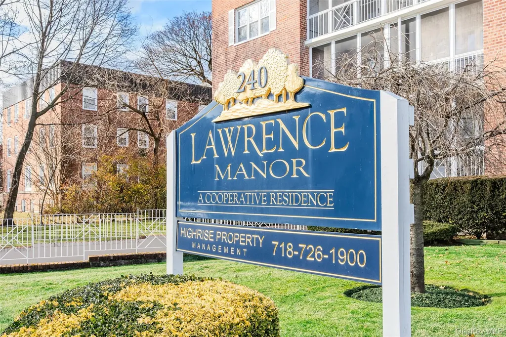 240 Central Avenue Lawrence NY 11559