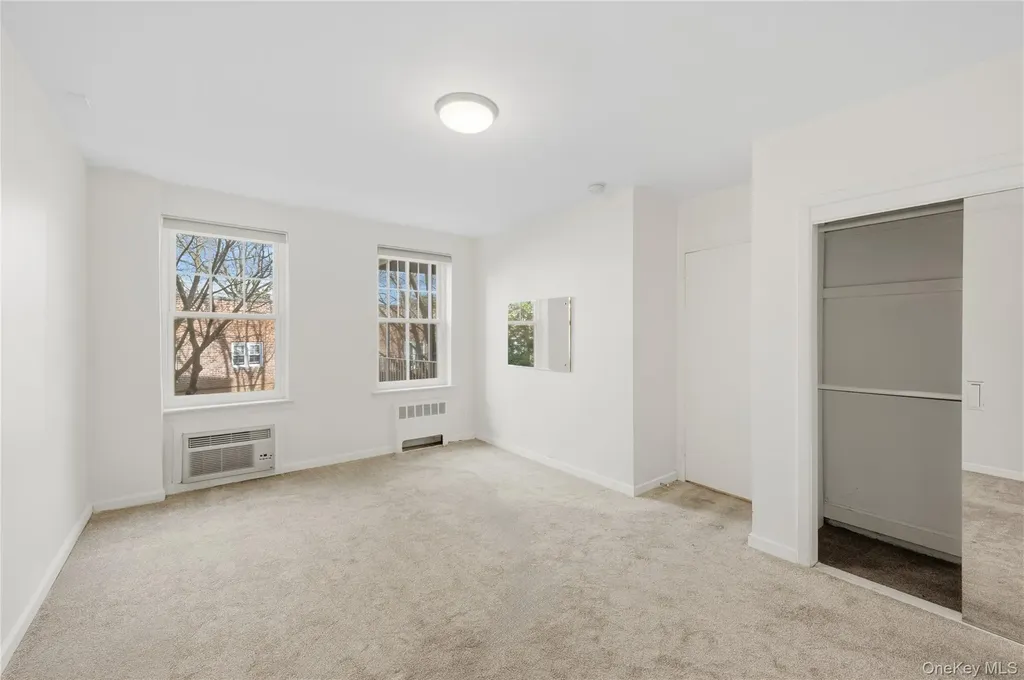 240 Central Avenue Lawrence NY 11559