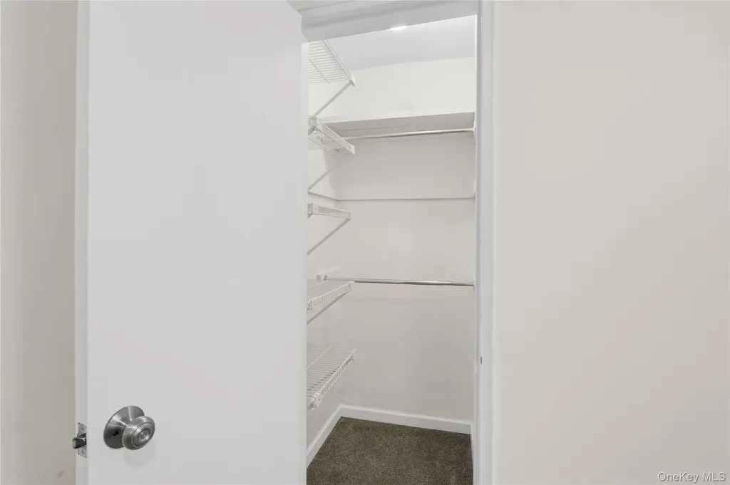 240 Central Avenue Lawrence NY 11559