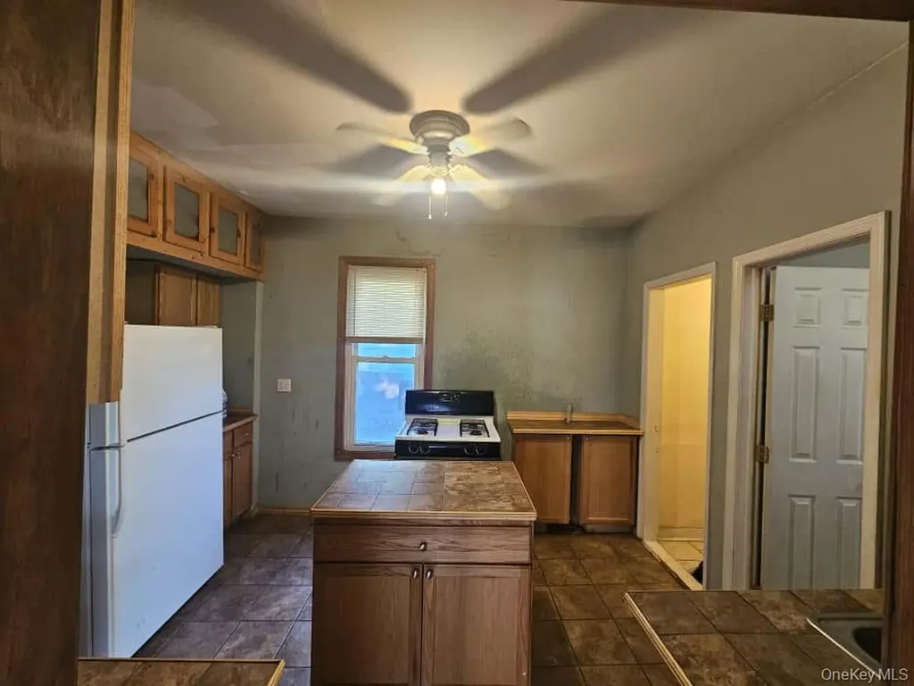 9 Genung Street Middletown NY 10940