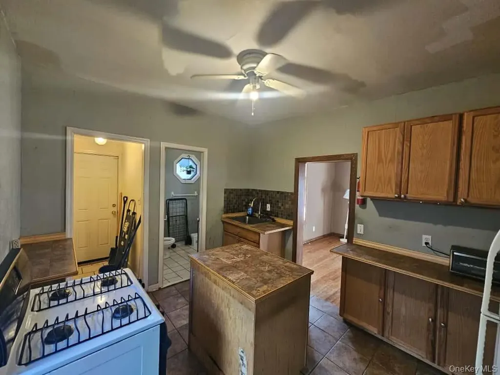 9 Genung Street Middletown NY 10940