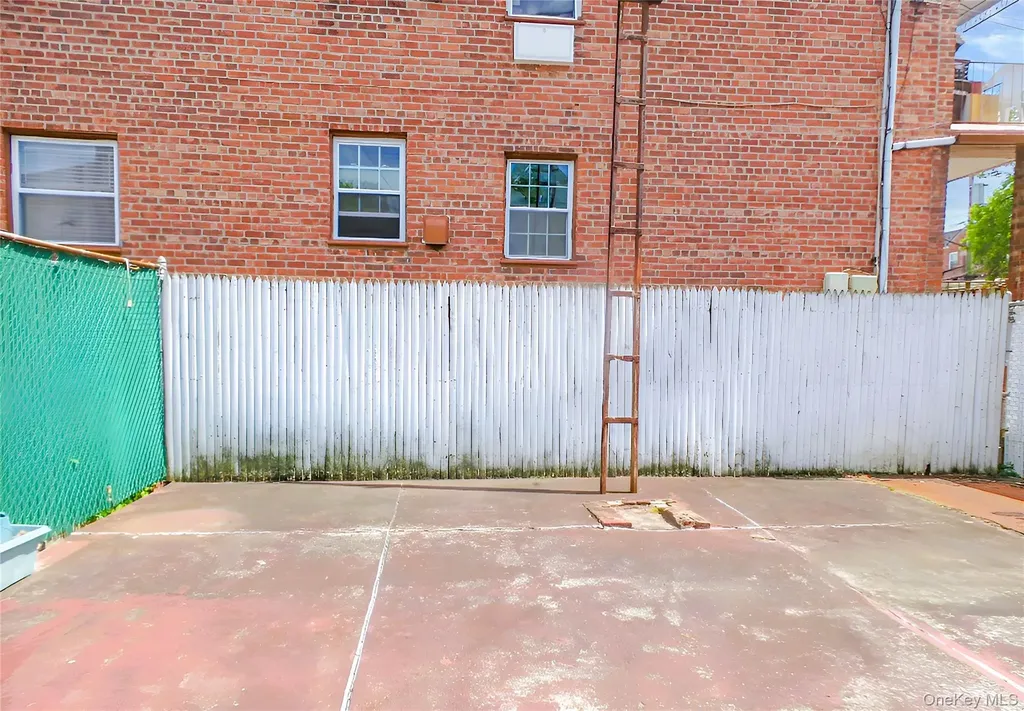 8704 Avenue M Brooklyn NY 11236