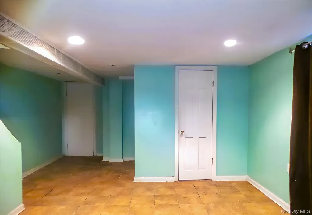 8704 Avenue M Brooklyn NY 11236