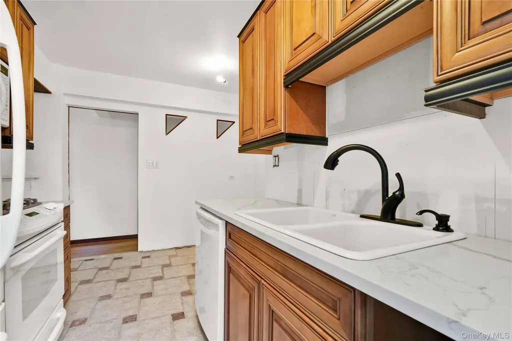 224-24 Union Turnpike Bayside NY 11364