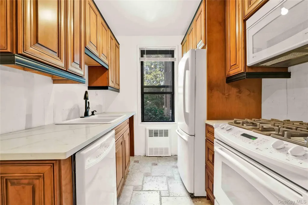 224-24 Union Turnpike Bayside NY 11364