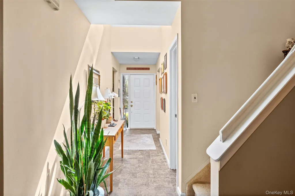 7 Sutton Place Islip NY 11751