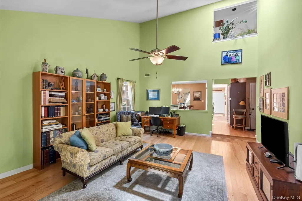 7 Sutton Place Islip NY 11751