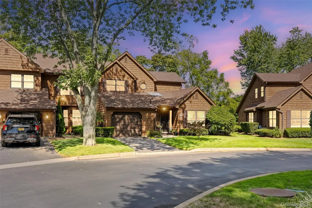 7 Sutton Place Islip NY 11751
